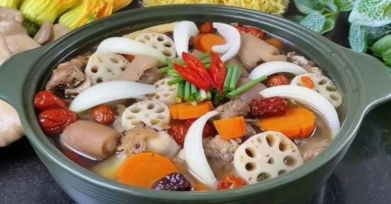 Cách làm củ sen hầm đuôi heo đại bổ dưỡng, ngọt thanh