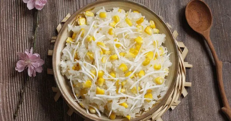 Cách nấu xôi bắp bằng nồi cơm điện thơm ngon dẻo mềm