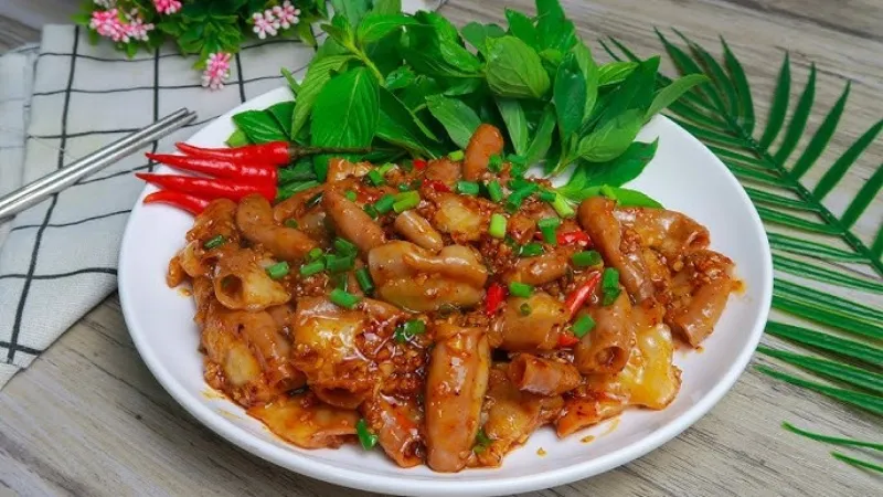 Cách làm lòng heo xào sả ớt thơm nồng, cay đậm đà