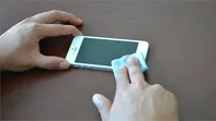Mẹo hay gi&uacute;p bạn x&oacute;a bỏ vết xước tr&ecirc;n m&agrave;n h&igrave;nh điện thoại