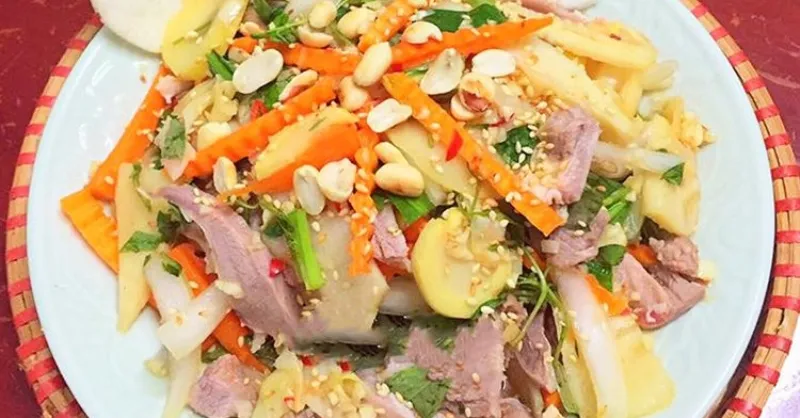 2 cách làm gỏi măng lưỡi heo thịt bò giòn ngon, hấp dẫn