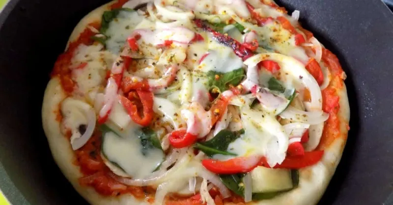 Cách làm đế bánh pizza tại nhà bằng chảo thơm ngon, dễ làm
