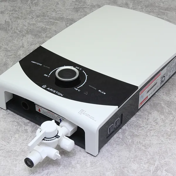 Bình Đun Nước Nóng Tức Thời Ariston SMC45PE-VN