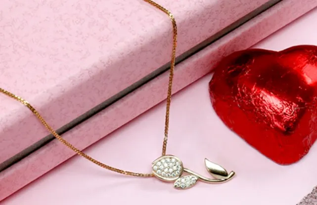 TOP 22 món quà kỷ niệm ngày cưới ý nghĩa cho bạn đời